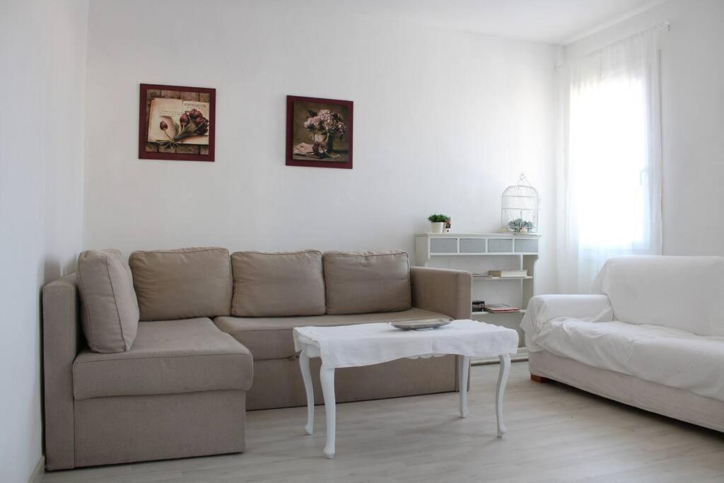 Apartment With Terrace In Chioggia'S Main Square Exterior photo
