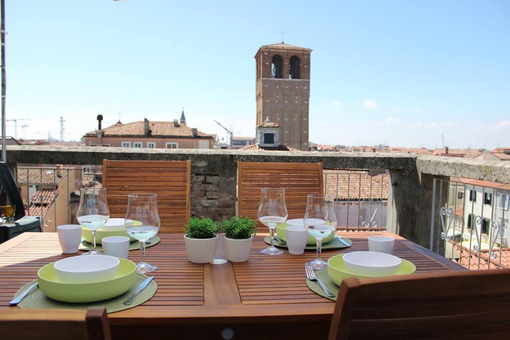 Apartment With Terrace In Chioggia'S Main Square Exterior photo