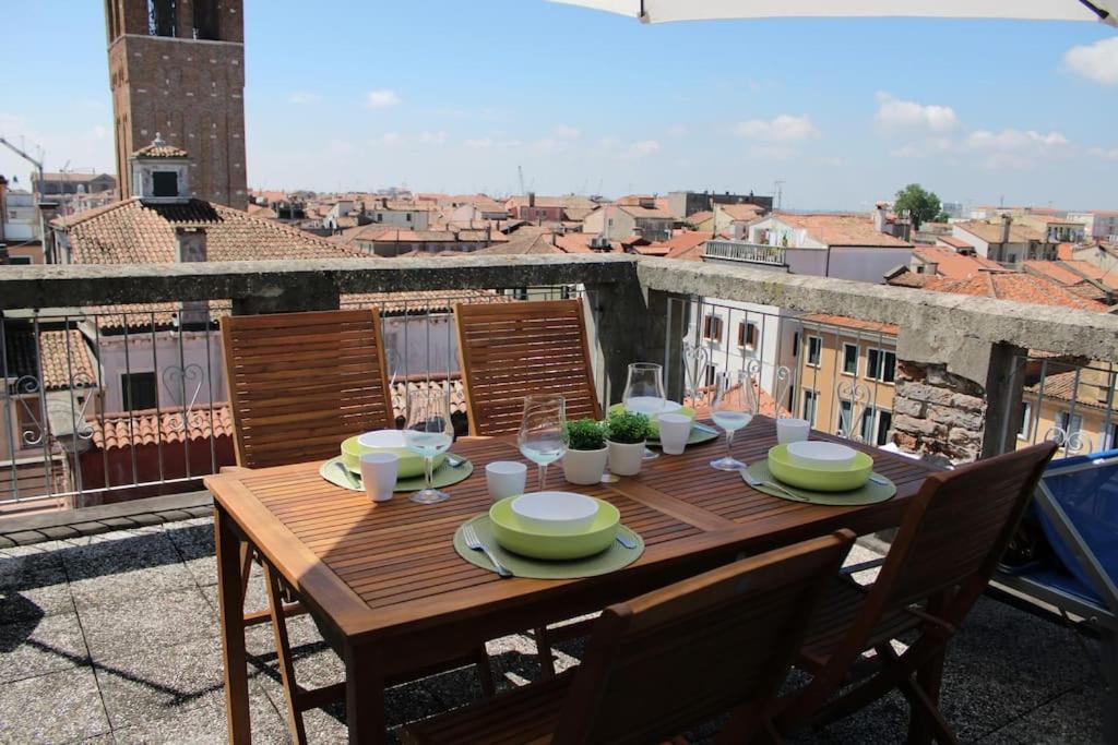 Apartment With Terrace In Chioggia'S Main Square Exterior photo